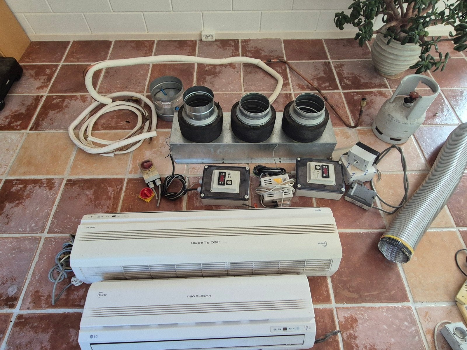 LG en Midea Airco Systeem met Ventilatie en Verwarming, Ophalen, 3 snelheden of meer, 100 m³ of groter, Afstandsbediening