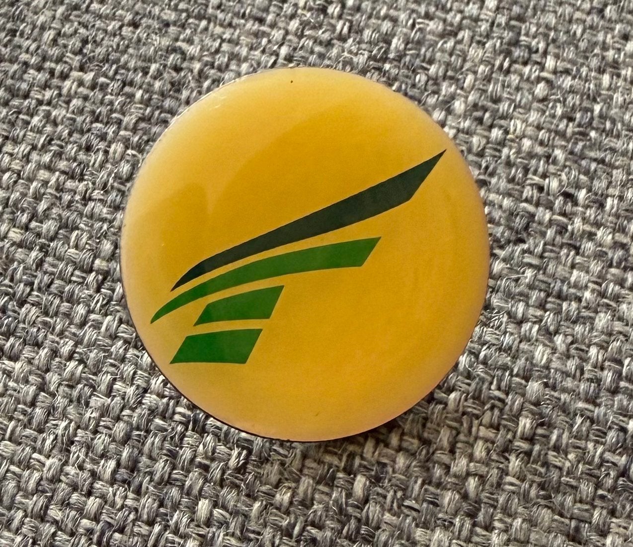 Transavia pin, Verzamelen, Ophalen of Verzenden, Zo goed als nieuw, Speldje of Pin
