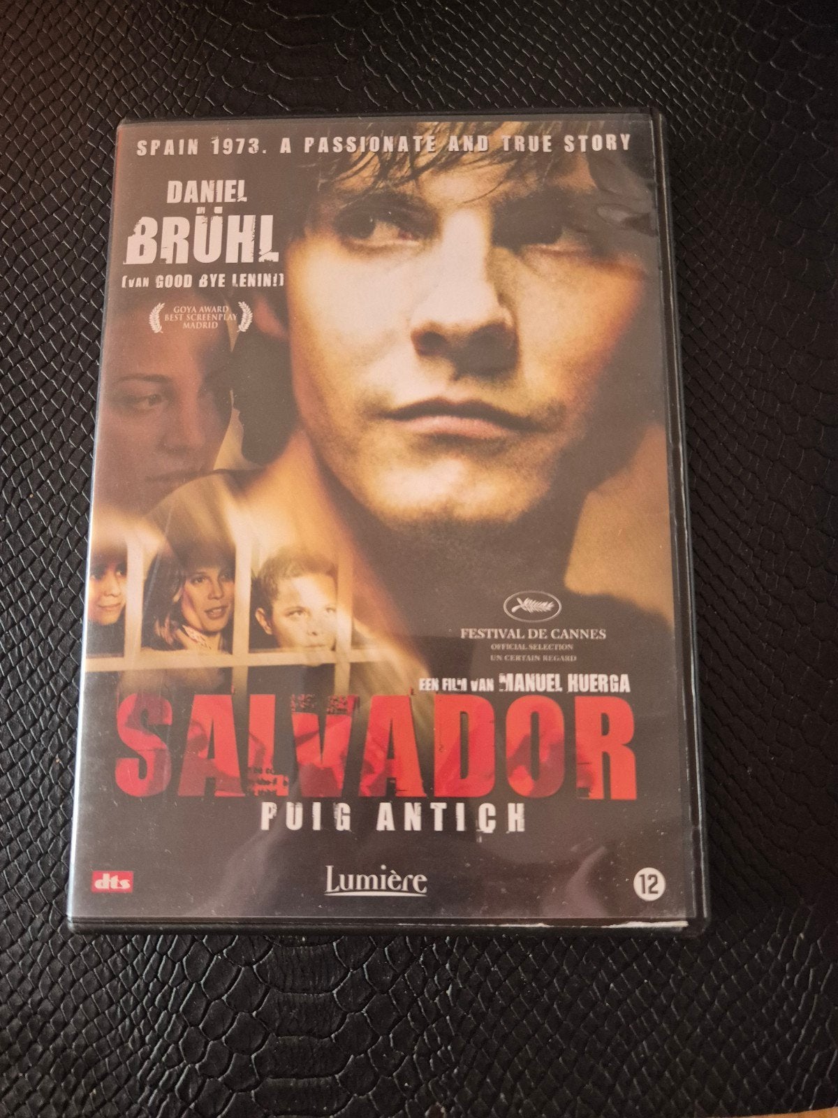 Salvador, Vanaf 12 jaar, Ophalen of Verzenden, Zo goed als nieuw, Actiethriller