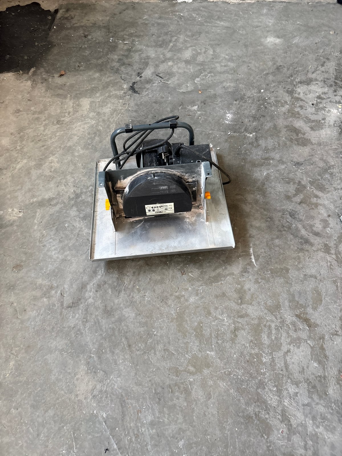 Zaagmachine - Compact en Krachtig, Minder dan 30 mm, Gebruikt, Overige typen, Ophalen of Verzenden