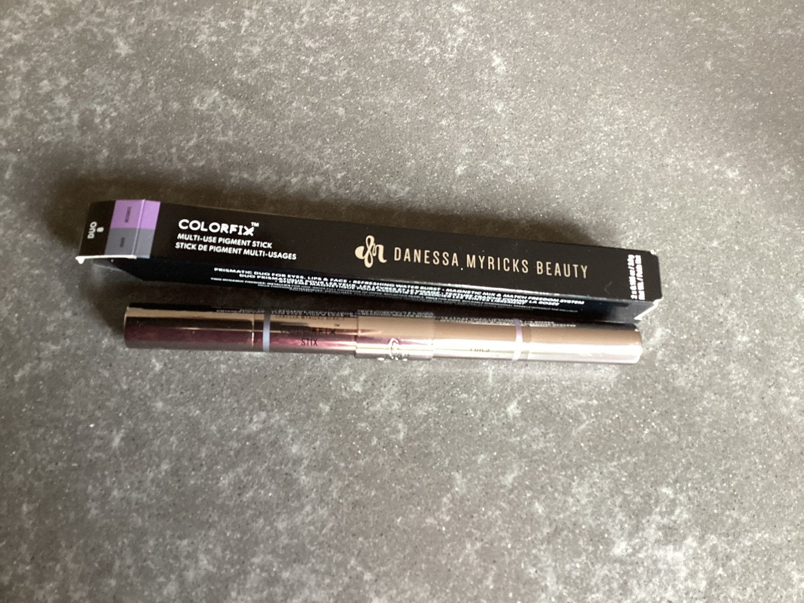 Danessa Myricks Beauty Multi-Use Pigment Stick duo 8, Gebruikt, Gehele gezicht, Paars, Ophalen of Verzenden