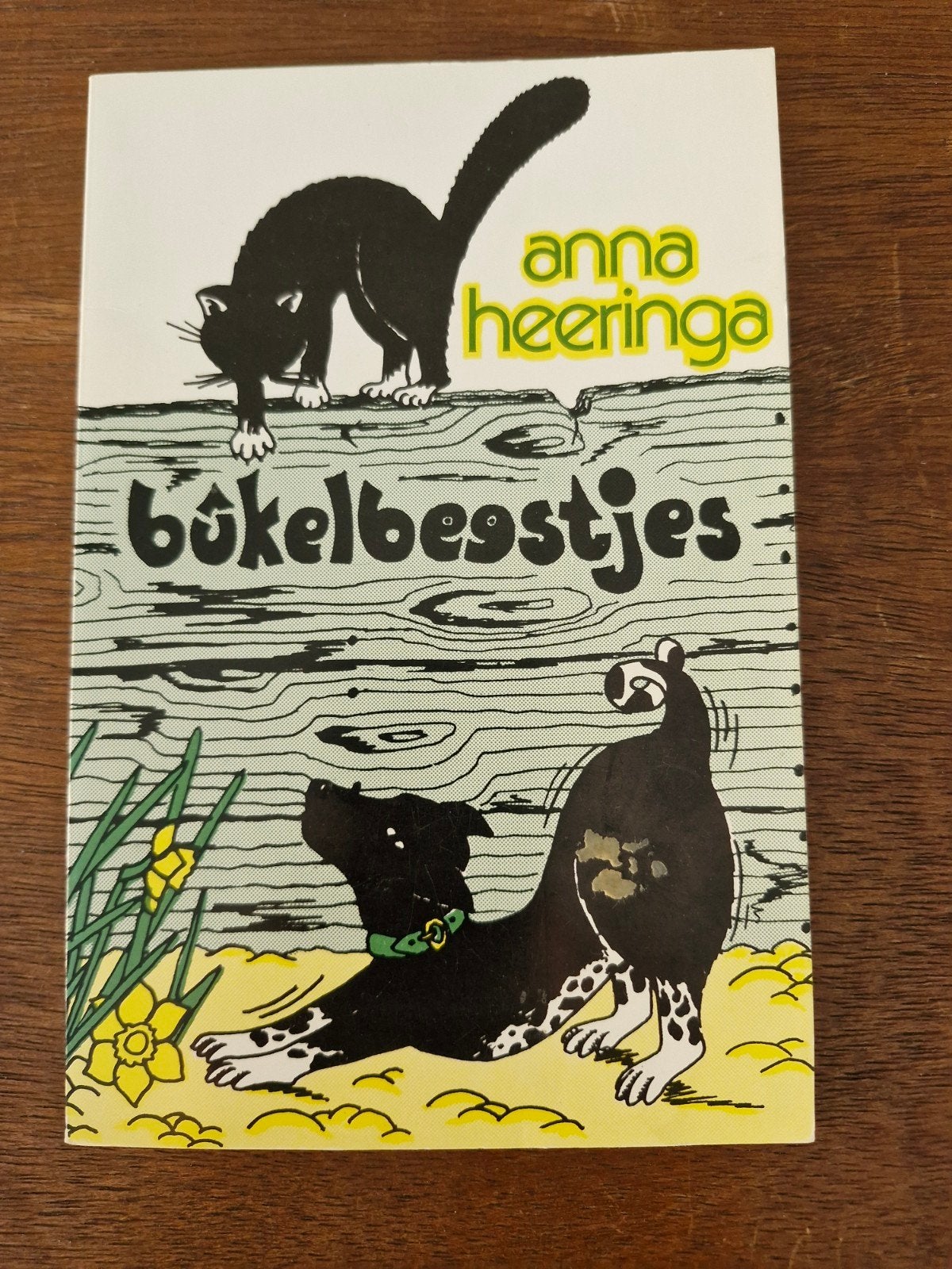 Bûkelbeestjes - Anna Heeringa (Frysk/Fries kinderboek), Ophalen of Verzenden, Gelezen, Anna Heeringa, Fictie algemeen