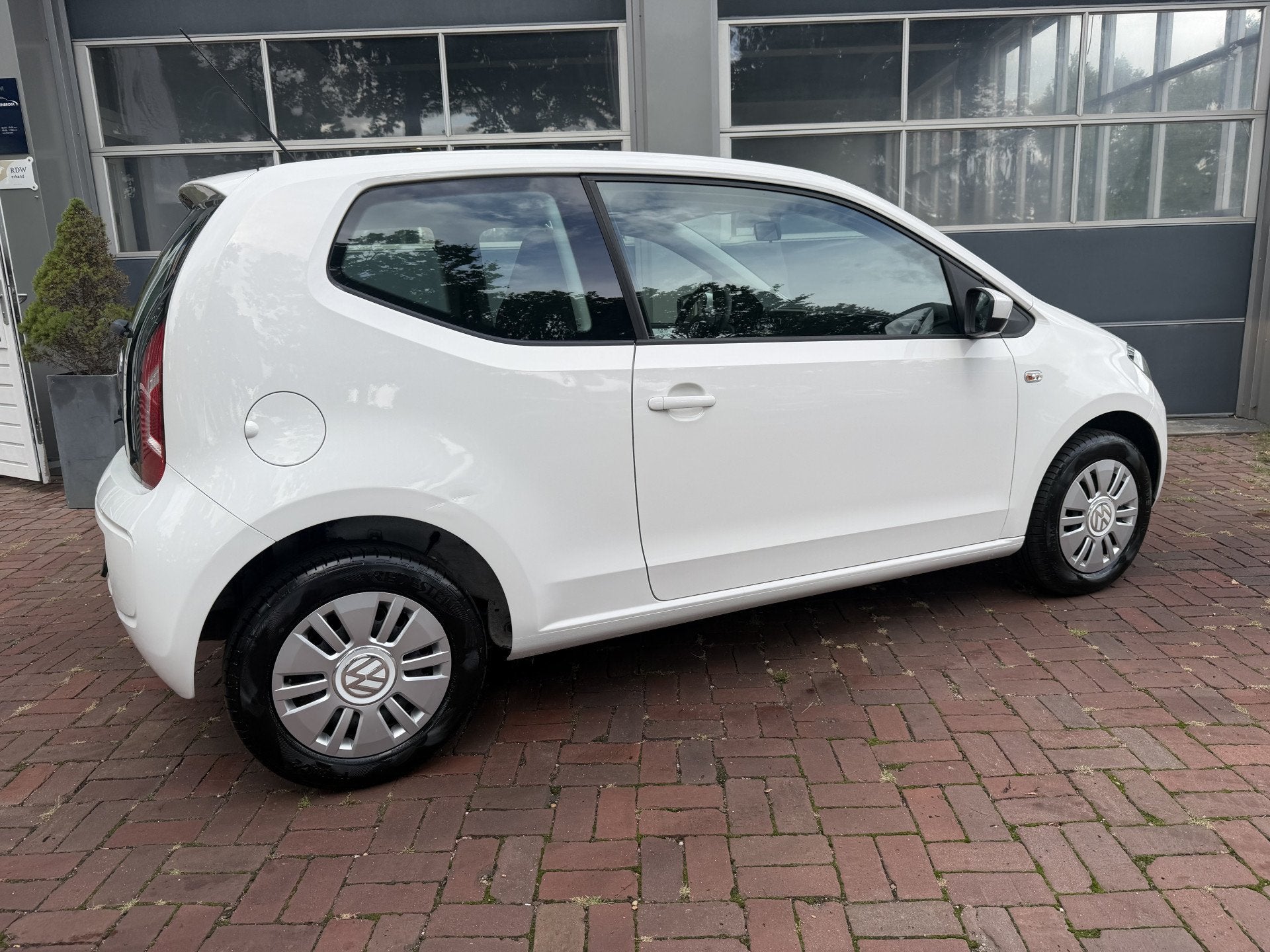 Volkswagen up! 1.0 high up! BlueMotion Bj 2014 Airco,Radio/c, Auto's, Volkswagen, Voorwielaandrijving, Stof, Up!, Wit