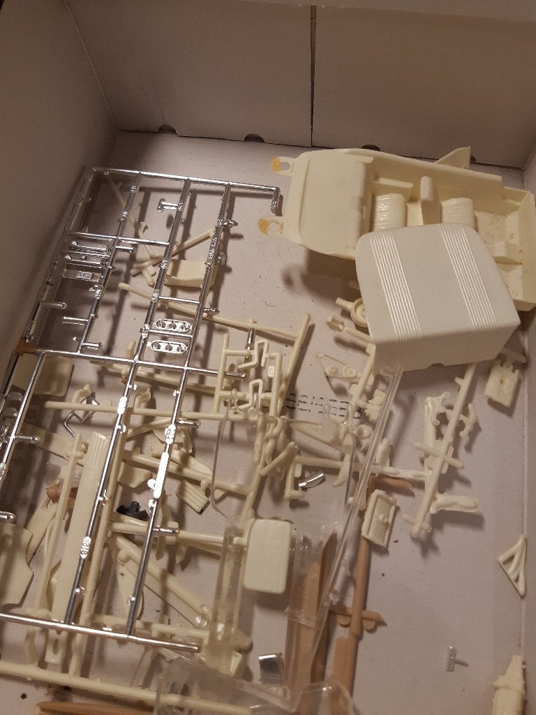 AMT Ertl1:25 1965 Pontiac Bonneville & Batman Joker Goon Car, Overige merken, Auto, Groter dan 1:32, Ophalen of Verzenden