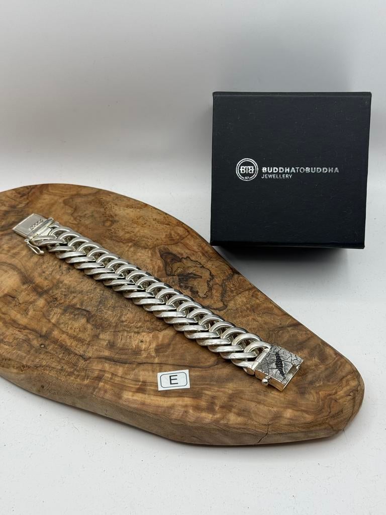 “CHAIN BIG BLACK SPINEL” buddha to buddha 21.5cm• Maat: E, Met kristal, Ophalen of Verzenden, Zo goed als nieuw, Zilver