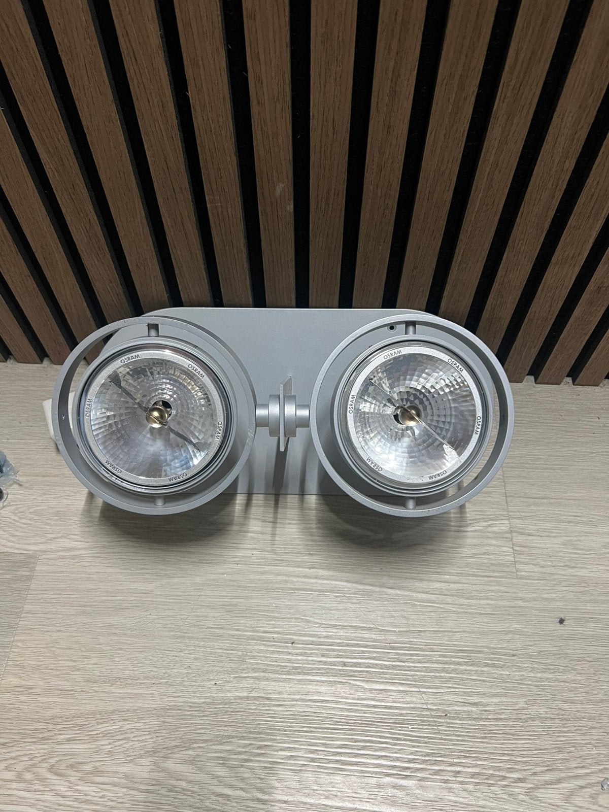 Opbouwspot OSRAM 12V Halogeen AR111  Incl Transformator, Halogeen, Opbouwspot, Ophalen of Verzenden, Zo goed als nieuw