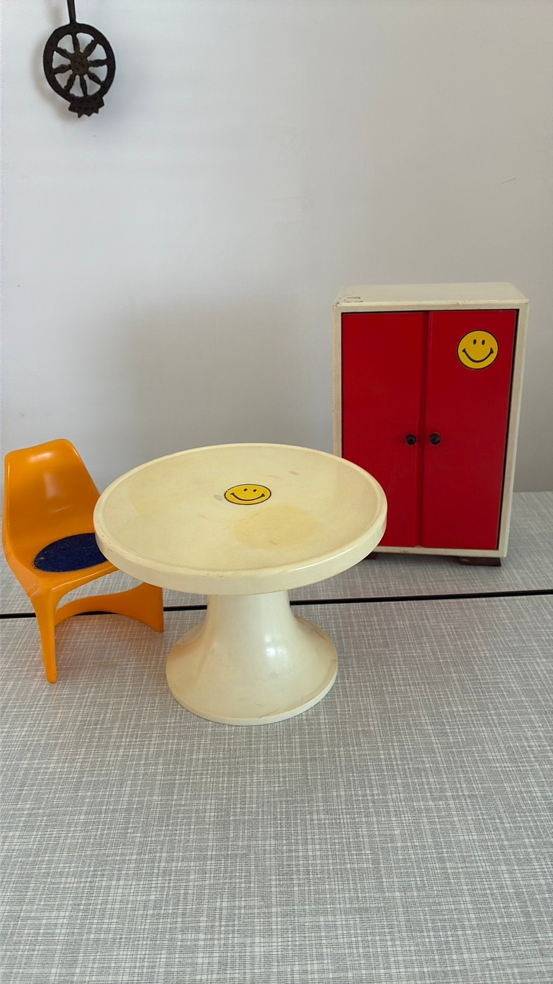 Vintage meubels Barbie, Verzamelen, Poppenhuizen en Toebehoren, Ophalen of Verzenden, Gebruikt, Poppenhuis