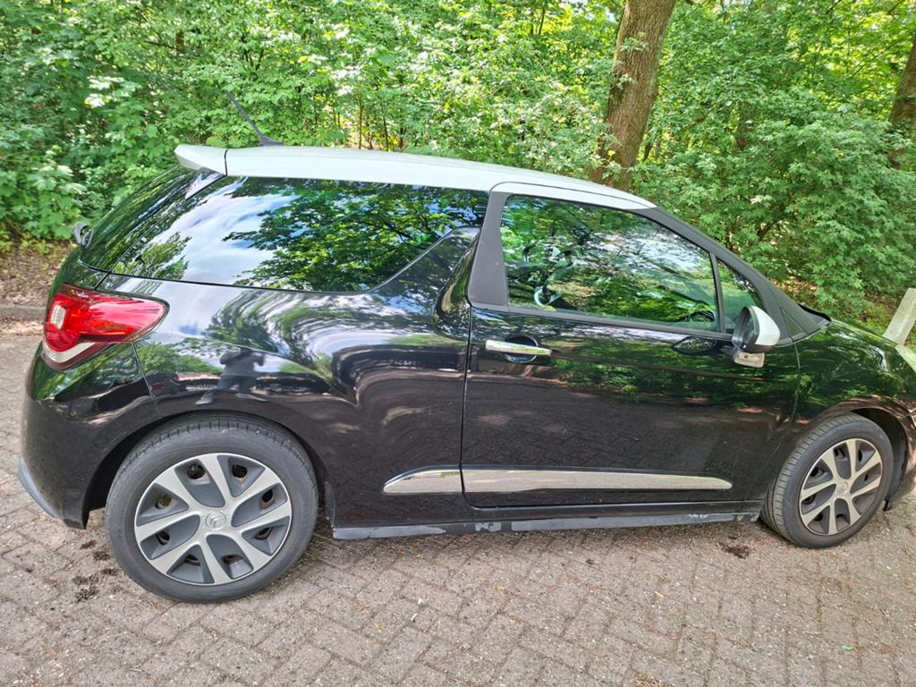 Citroën DS3 1.2 VTI 2012 Zwart, Voorwielaandrijving, Stof, 40 €/maand, Zwart