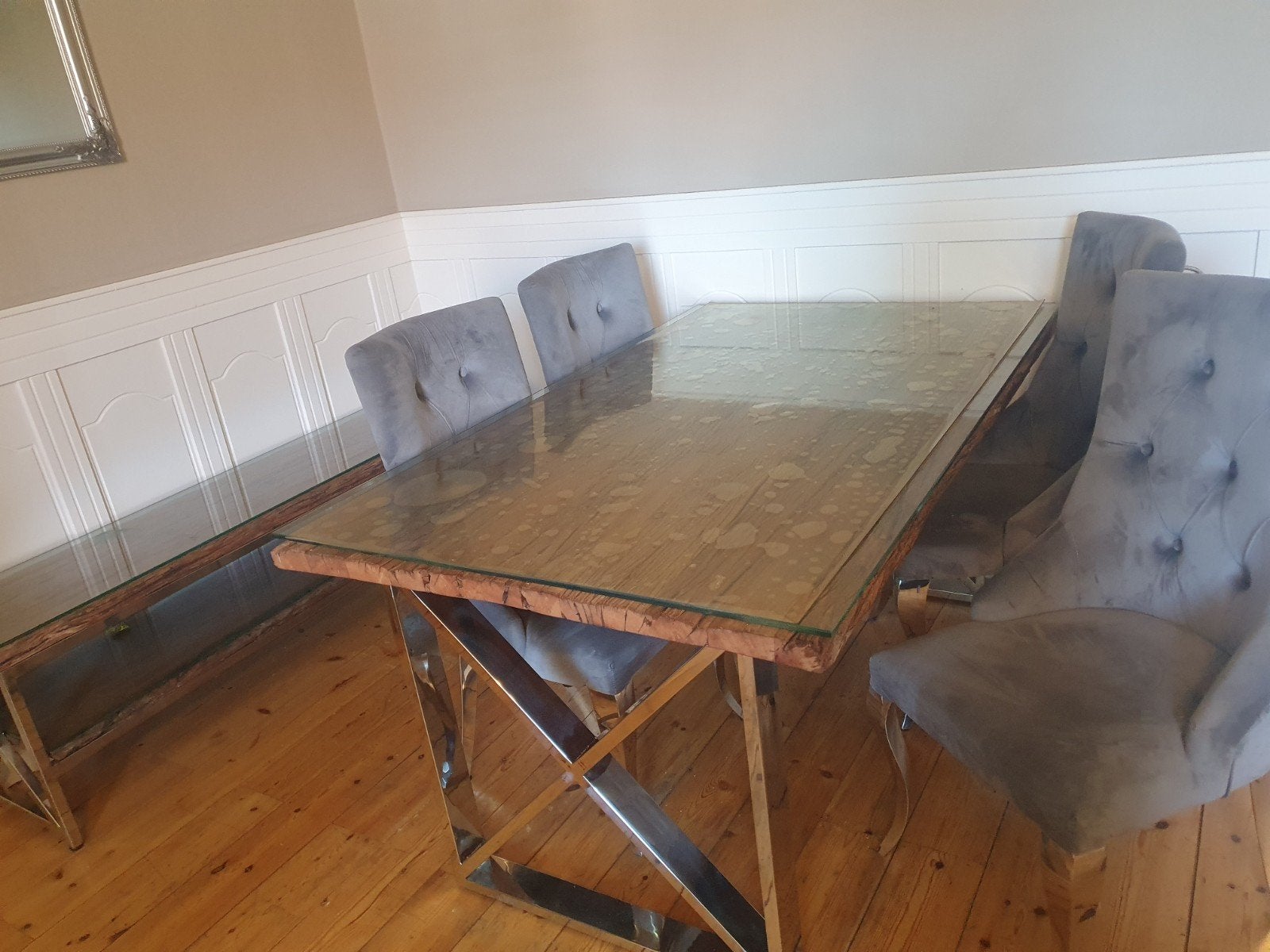 Industriële eettafel met 4 stoelen en tv meubel, Ophalen of Verzenden