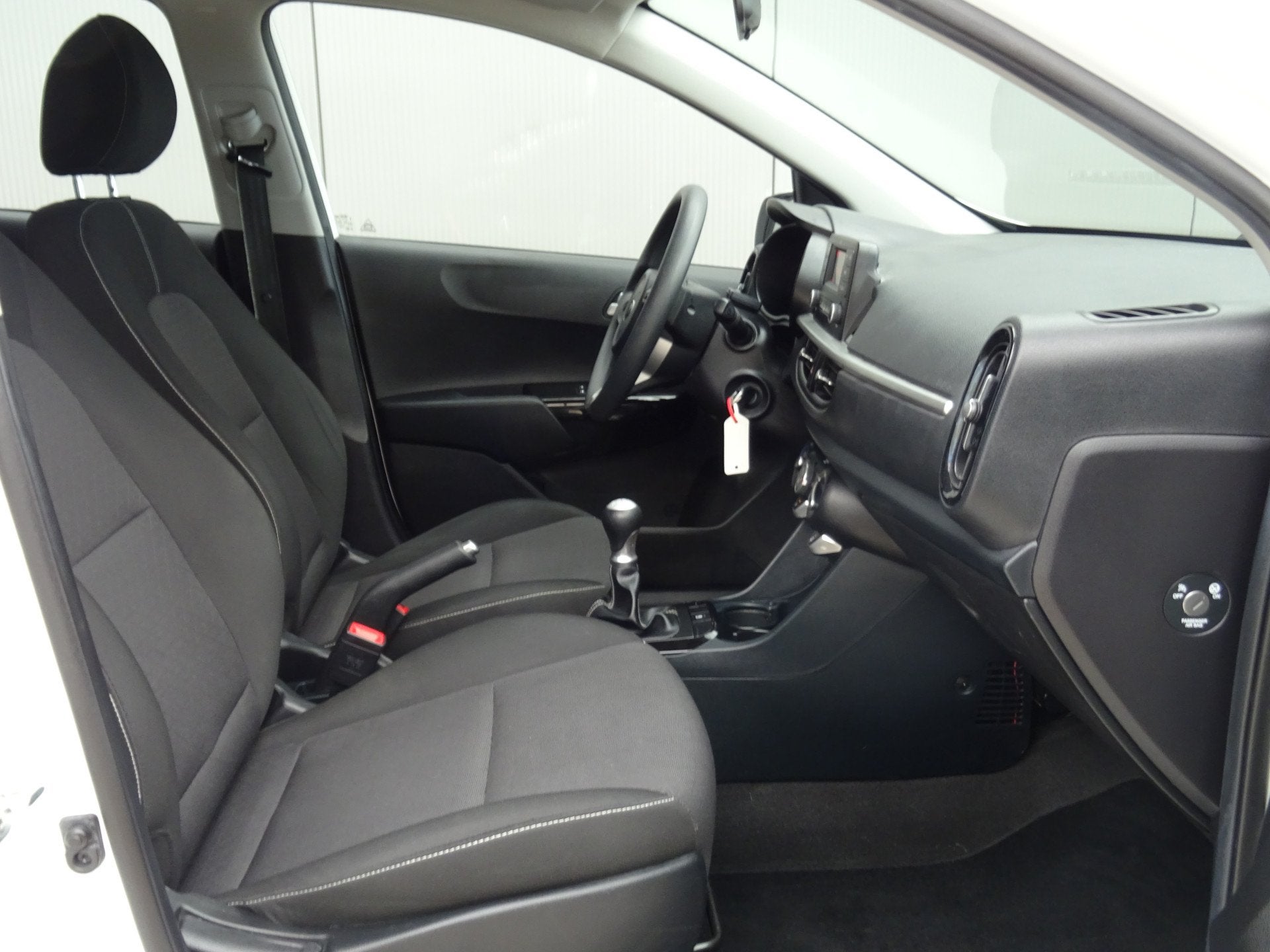 Kia Picanto 1.0 DPi ComfortLine * 4 SEIZOENSBANDEN !, Auto's, Voorwielaandrijving, Dealer onderhouden, Gebruikt, 4 stoelen