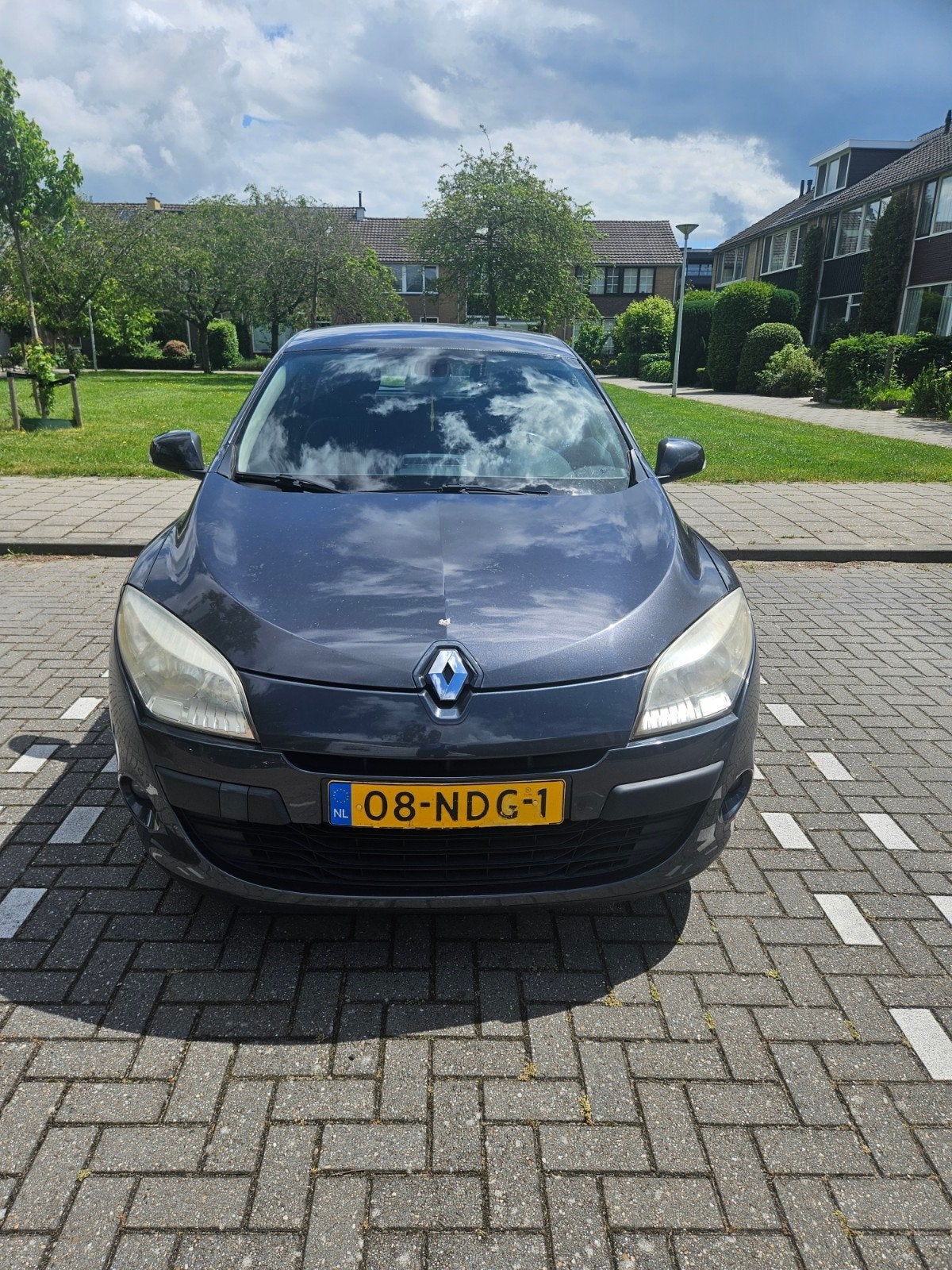 Renault Mégane TCE 130 Hatchback 2010 Grijs, Auto's, Renault, 15 km/l, 4 cilinders, Origineel Nederlands, 1180 kg