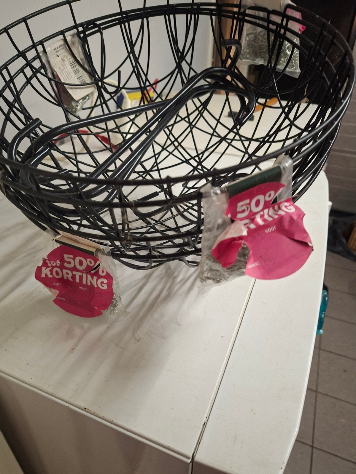 Zwarte metalen draadmand met haak - Nieuw, Ophalen of Verzenden, Nieuw, Zwart, Metaal