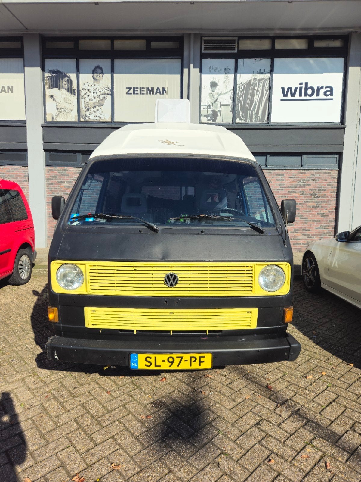 Volkswagen Kampeerauto 1987 Zwart, Achterwielaandrijving, 4 stoelen, Leder en Stof, Zwart
