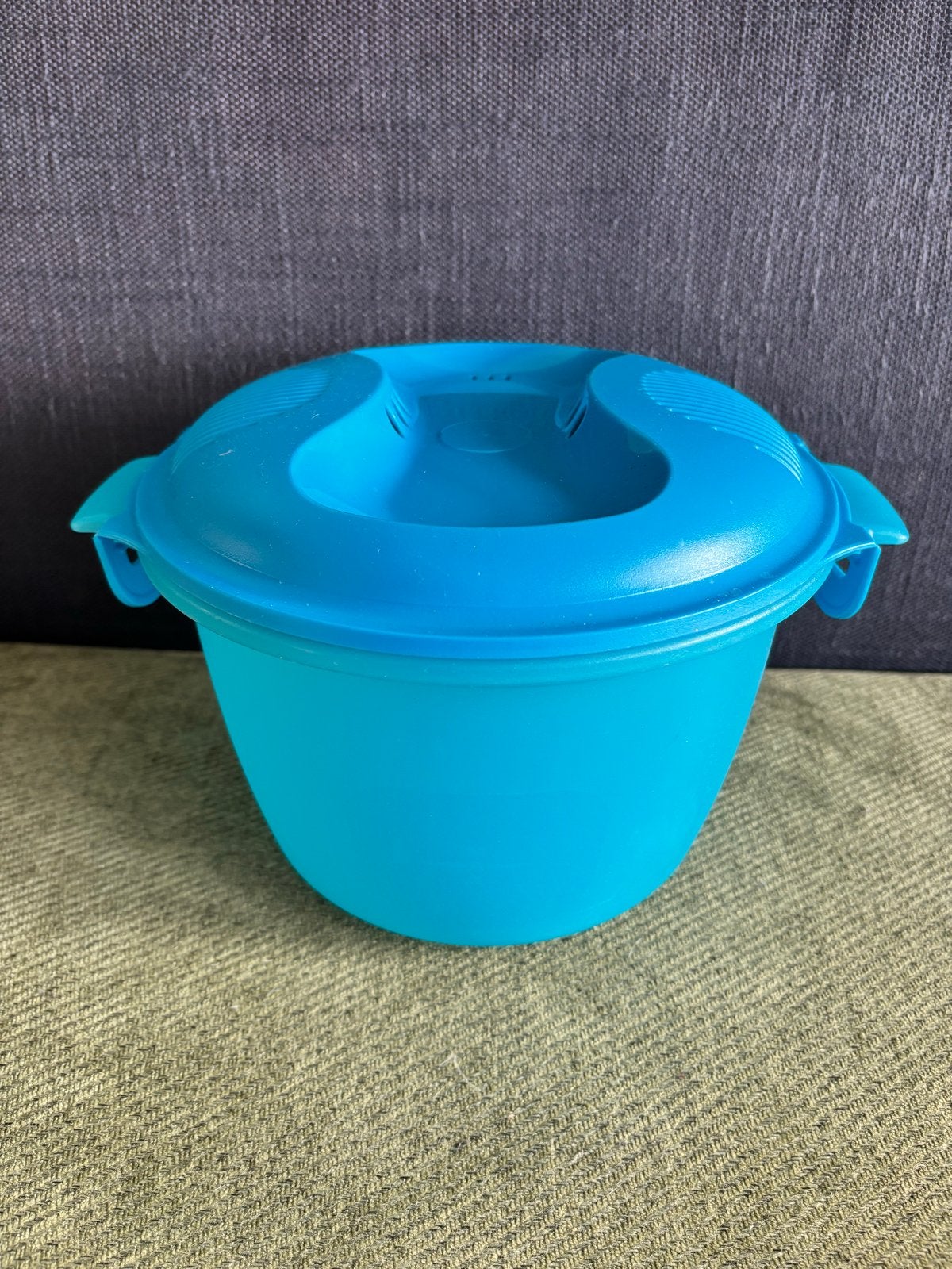 Tupperware Microgolf Rijstkoker 2.2L Blauw, Huis en Inrichting, Blauw, Overige typen, Ophalen of Verzenden, Zo goed als nieuw