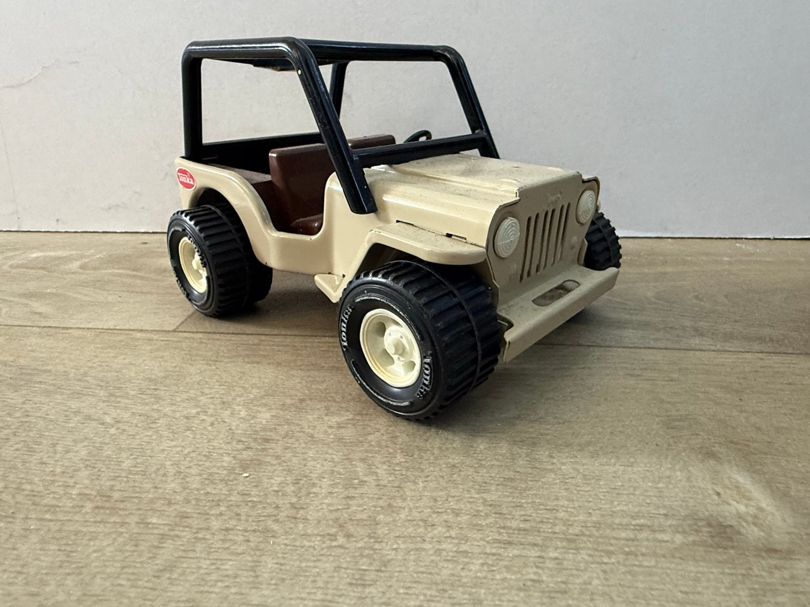 Tonka vintage Jeep Speelgoedauto - Beige, Ophalen of Verzenden, Gebruikt