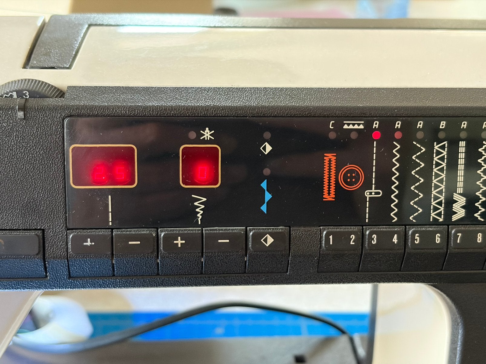 Reparatie Husqvarna computer naaimachine, Hobby en Vrije tijd, Naaimachines en Toebehoren, Ophalen of Verzenden, Gebruikt, Naaimachine