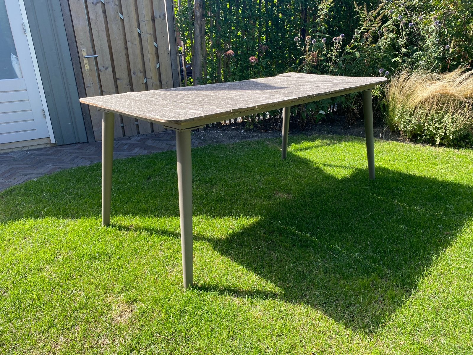 Tuintafel met metalen onderstel - opknapper, Ophalen, Gebruikt, Rechthoekig, Hout
