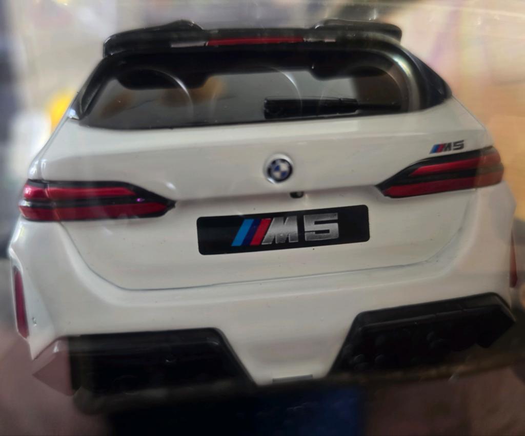 BMW M5 Touring 2024 Alpine White, Hobby en Vrije tijd, Modelauto's | 1:18, Ophalen of Verzenden, Nieuw, Auto, MiniChamps