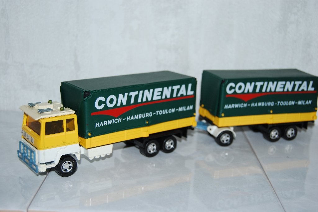 Matchbox SuperKings K-21 Ford Continental + Aanhanger, Ophalen of Verzenden, Zo goed als nieuw, Bus of Vrachtwagen