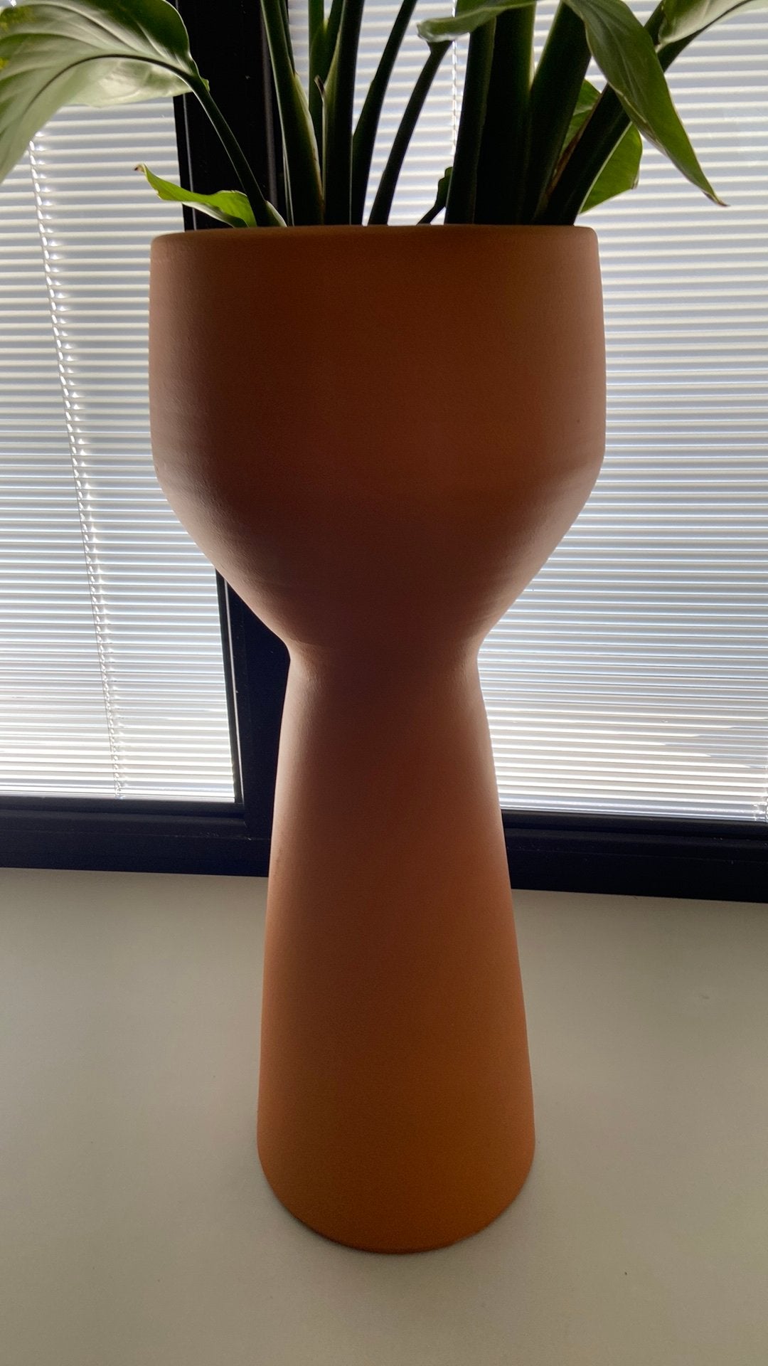 Mica Alba terracotta D 28 H 70 cm, Huis en Inrichting, Woonaccessoires | Vazen, Ophalen, Zo goed als nieuw, Overige kleuren