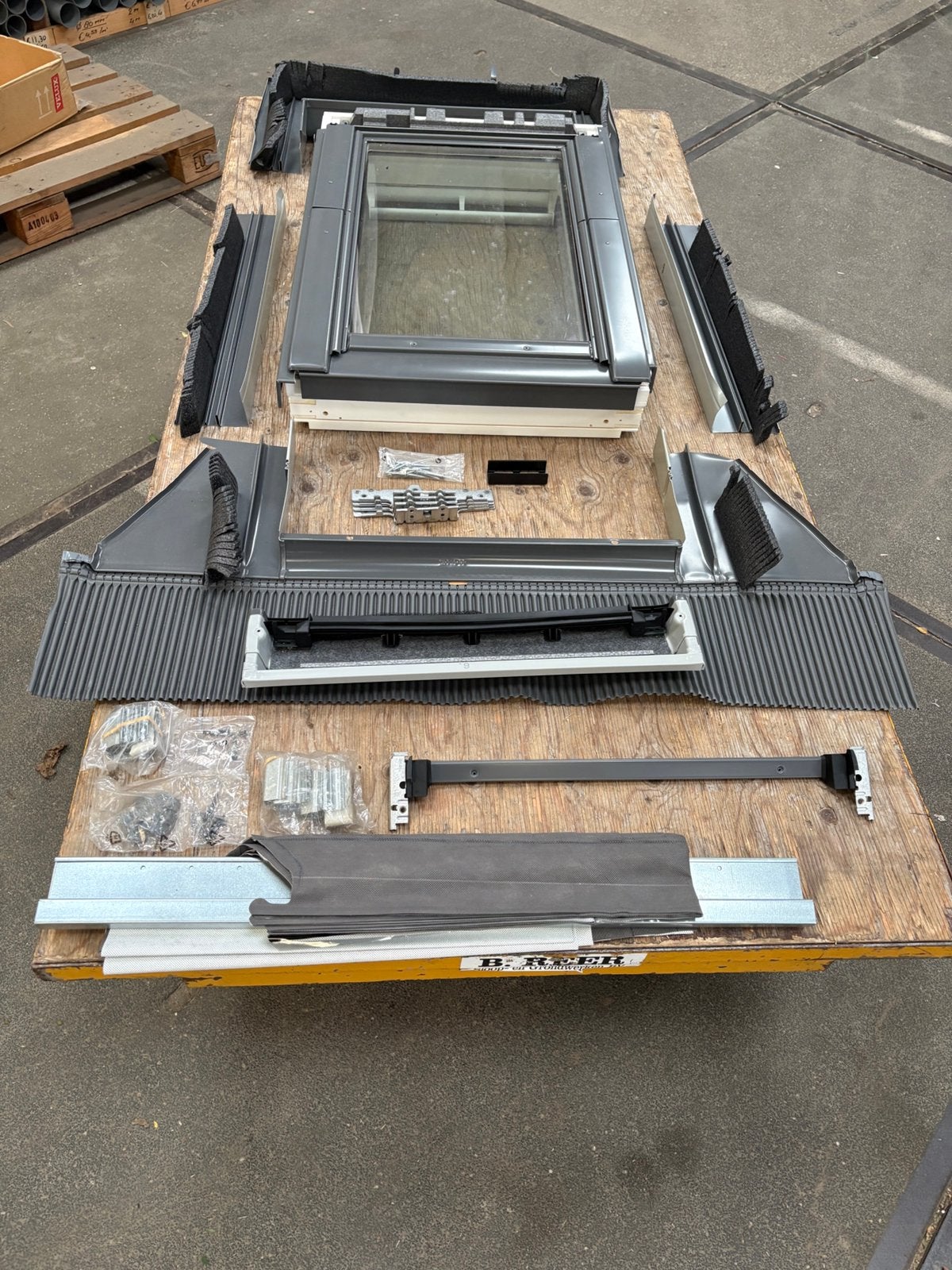 Velux dakraam ggl ck02 + gootstukken, Doe-het-zelf en Verbouw, Ophalen, Zo goed als nieuw, ., Minder dan 100 cm