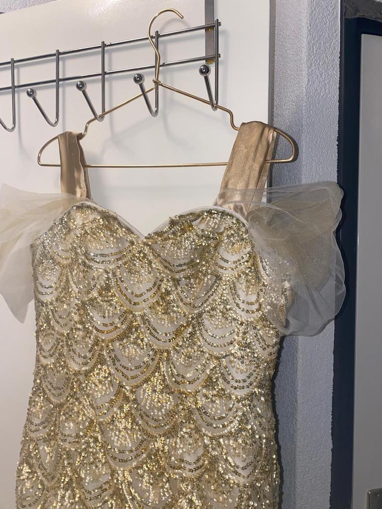 Gala jurk , gouden kleur S/M, Ophalen of Verzenden, Zo goed als nieuw, Galajurk