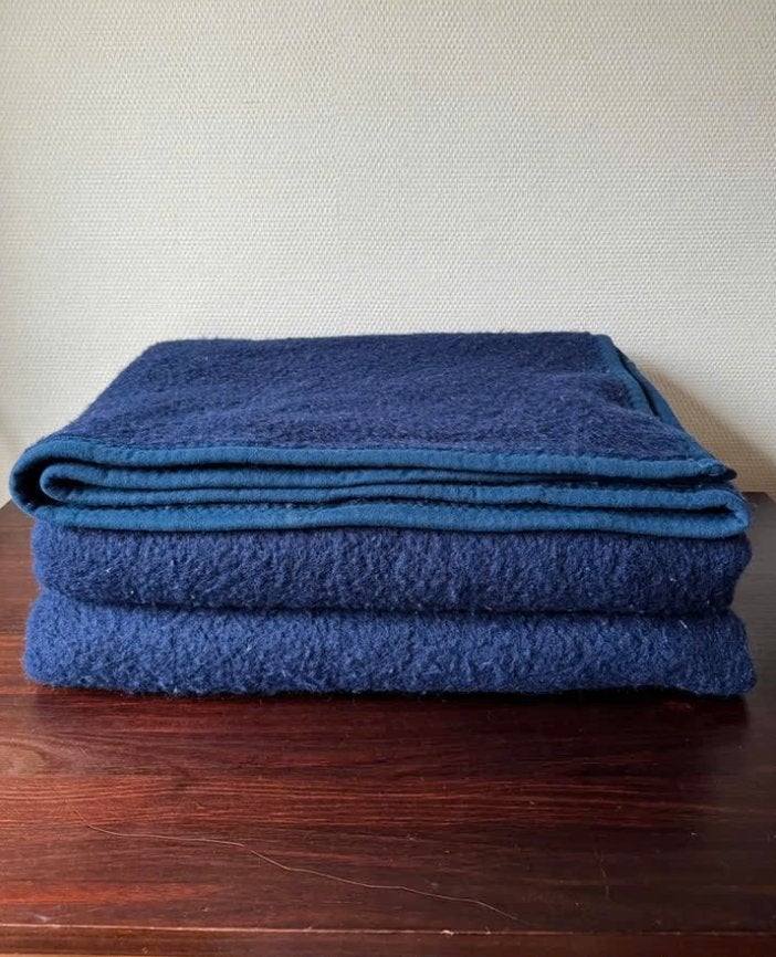 Dik Vintage Donkerblauw Wollen Deken, Woondeken, Blauw, Huis en Inrichting, Woonaccessoires | Plaids en Woondekens, Wol, Ophalen of Verzenden