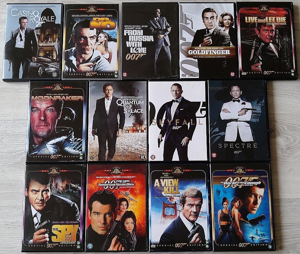 Film-Serie *** JAMES BOND *** 13 stuks, Engels, Nederlands, Ophalen of Verzenden, Zo goed als nieuw