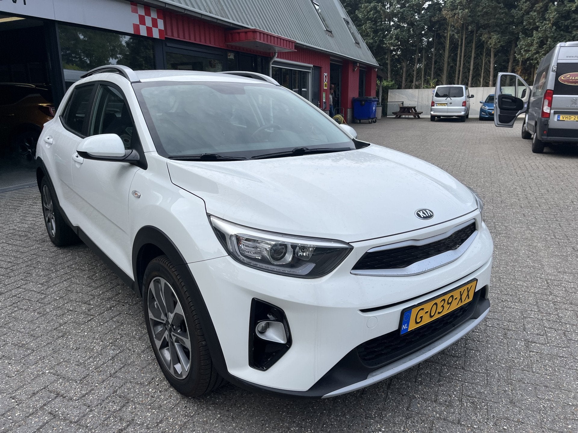 Kia Stonic 1.0 T-GDi DynamicLine 1e Eign Incl Beurt, Auto's, Voorwielaandrijving, Gebruikt, Euro 6, Met garantie (alle)