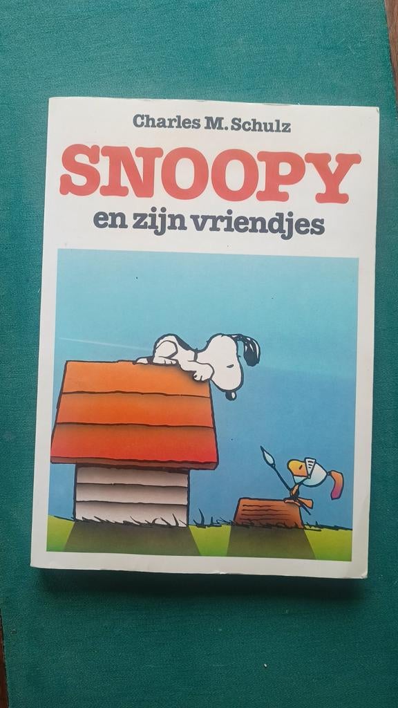 Snoopy en zijn vriendjes - Charles M. Schulz, Eén stripboek, Ophalen of Verzenden, Gelezen, Charles M. Schulz