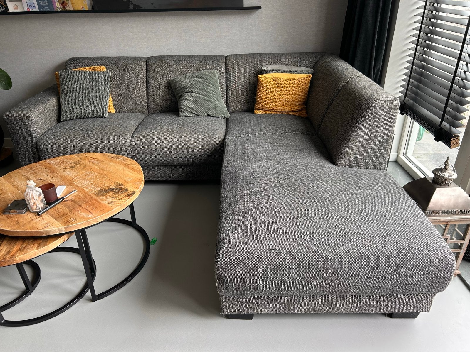 Grijze Hoekbank 210x240 cm - Comfortabel en Ruim, Ophalen, Gebruikt, 100 tot 125 cm, Hoekbank