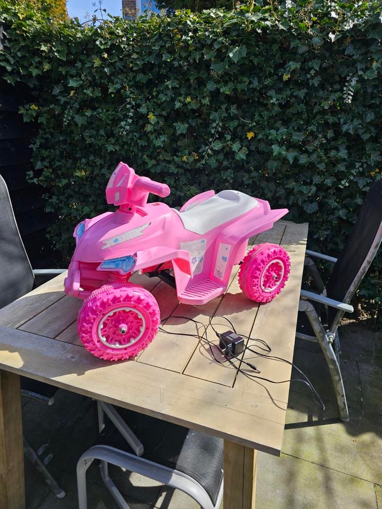 Roze elektrische kinderquad, Kinderen en Baby's, Speelgoed | Buiten | Accuvoertuigen, Gebruikt, Ophalen of Verzenden