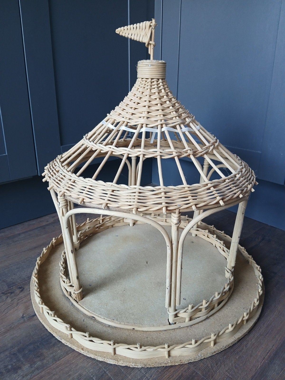 Rotan presentatiestandaard voor cadeaus, Ophalen, Gebruikt, Beige, Boho