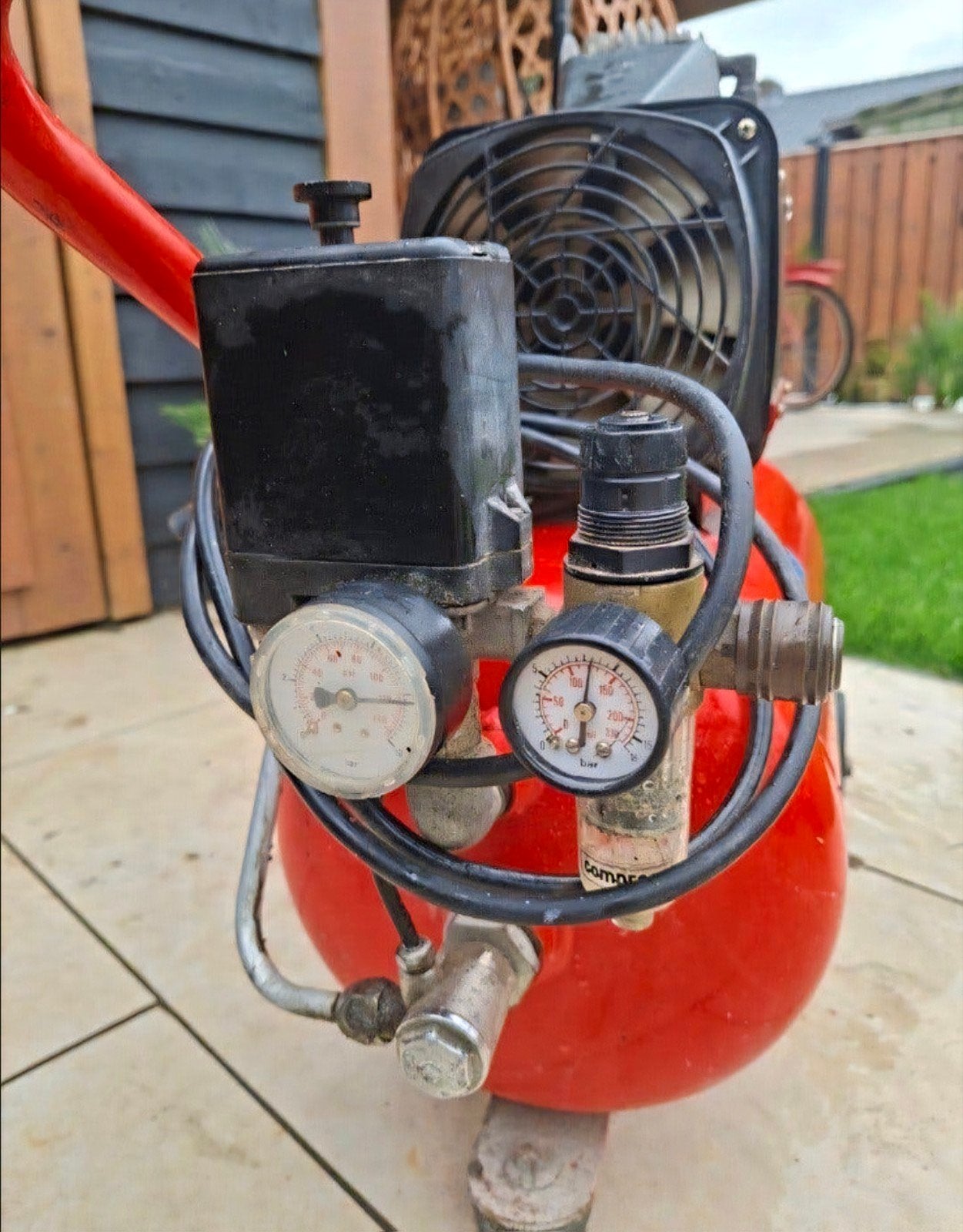 stille en krachtige compressor, Doe-het-zelf en Verbouw, Minder dan 25 liter, Ophalen, Minder dan 200 liter/min
