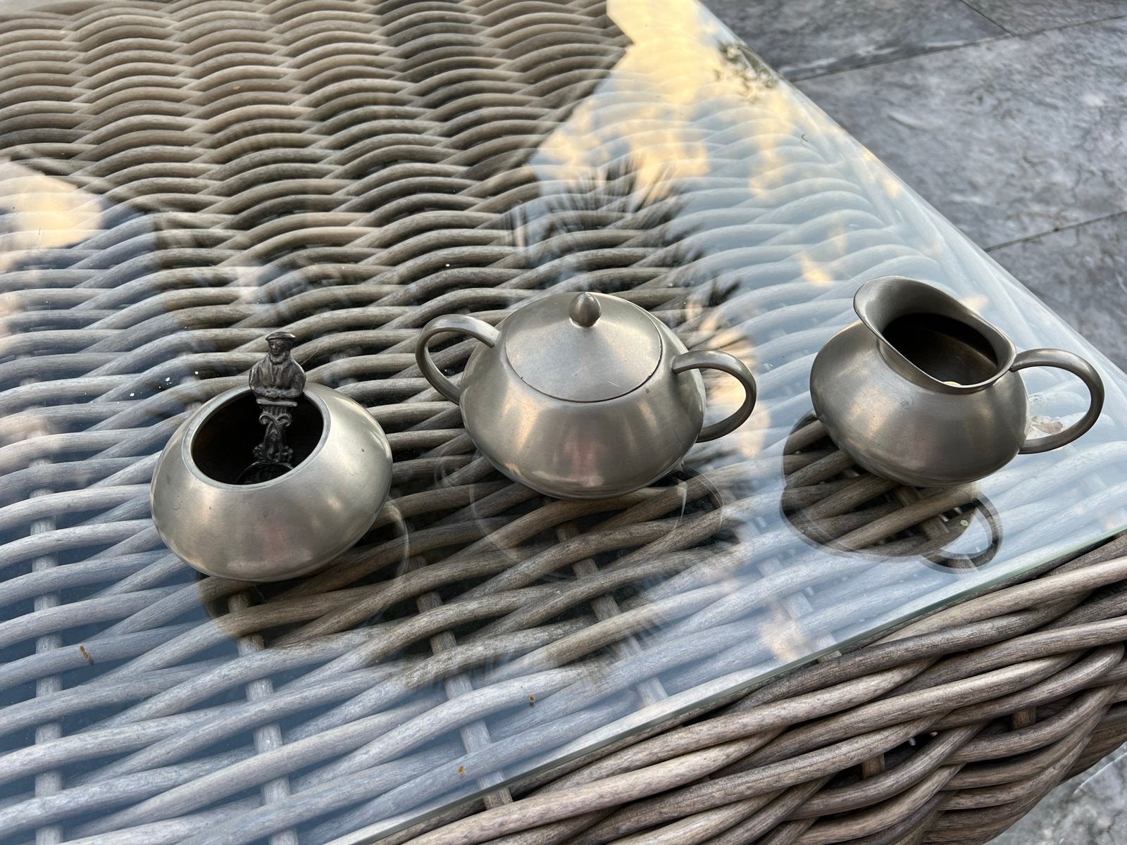 Antiek tinnen theeserviesje: theepot, suikerpot, melkkan, Antiek en Kunst, Ophalen of Verzenden