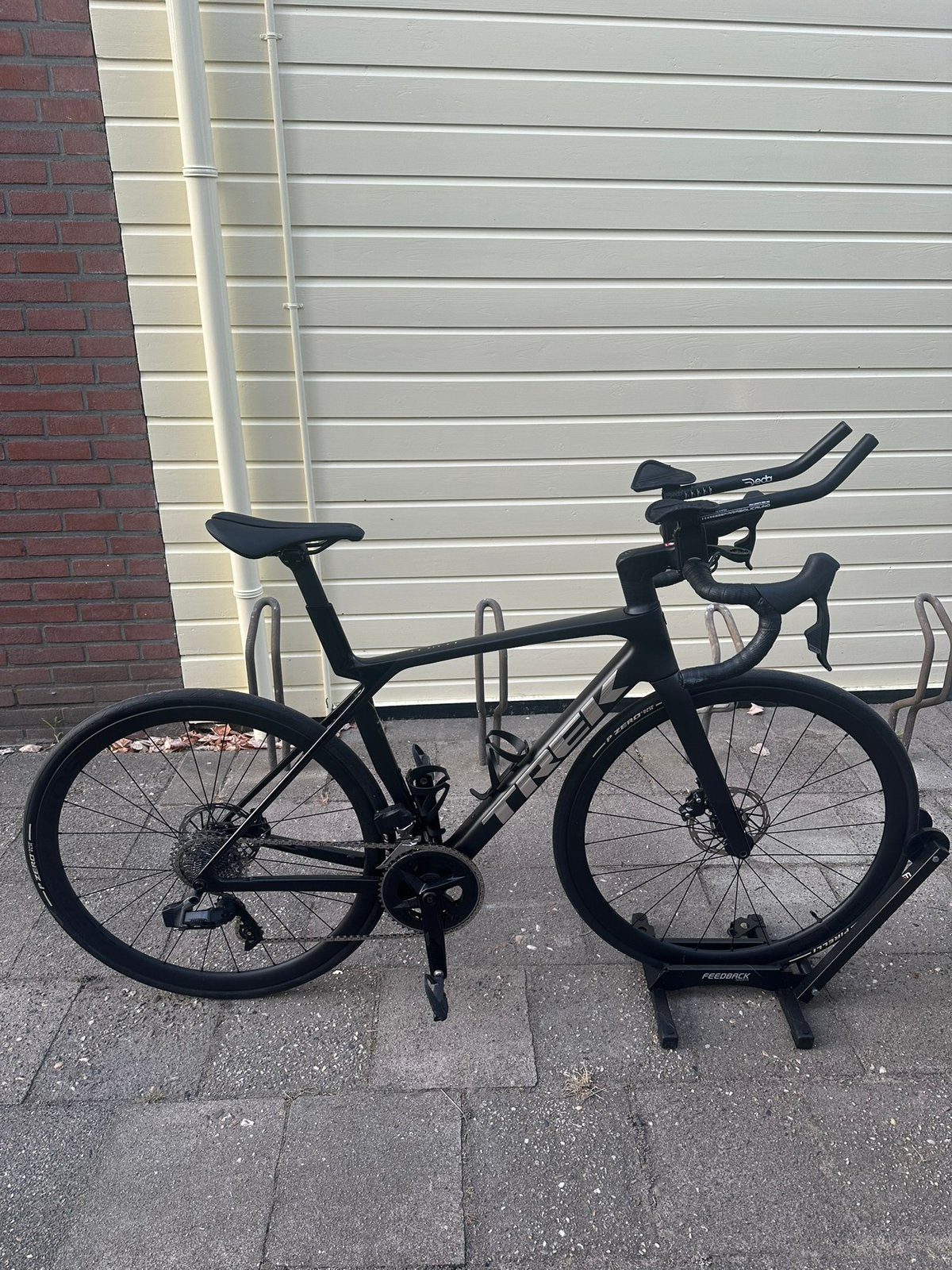 Trek Madone SL 6 AXS Gen 8 - Maat M, 28 inch, Carbon, Zo goed als nieuw, Meer dan 20 versnellingen