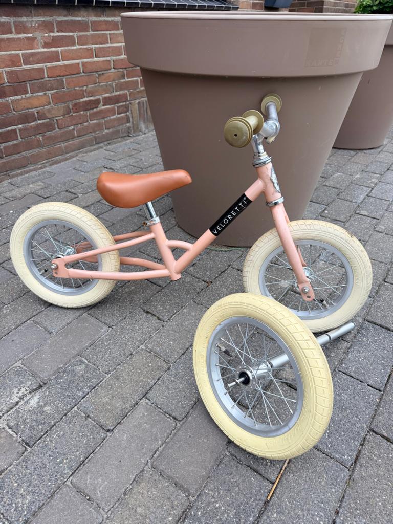Veloretti loopfiets met zijwieltjes - Roze (jaar 2021), Fietsen en Brommers, Ophalen, Zo goed als nieuw, Minder dan 16 inch, Zijwieltjes