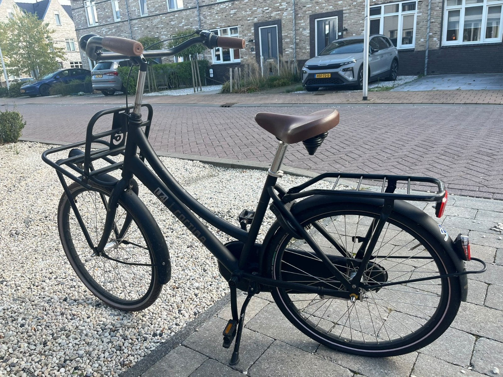 Foto 2 van Cortina U1 stadsfiets, meisjes - 24 inch -  Zwart