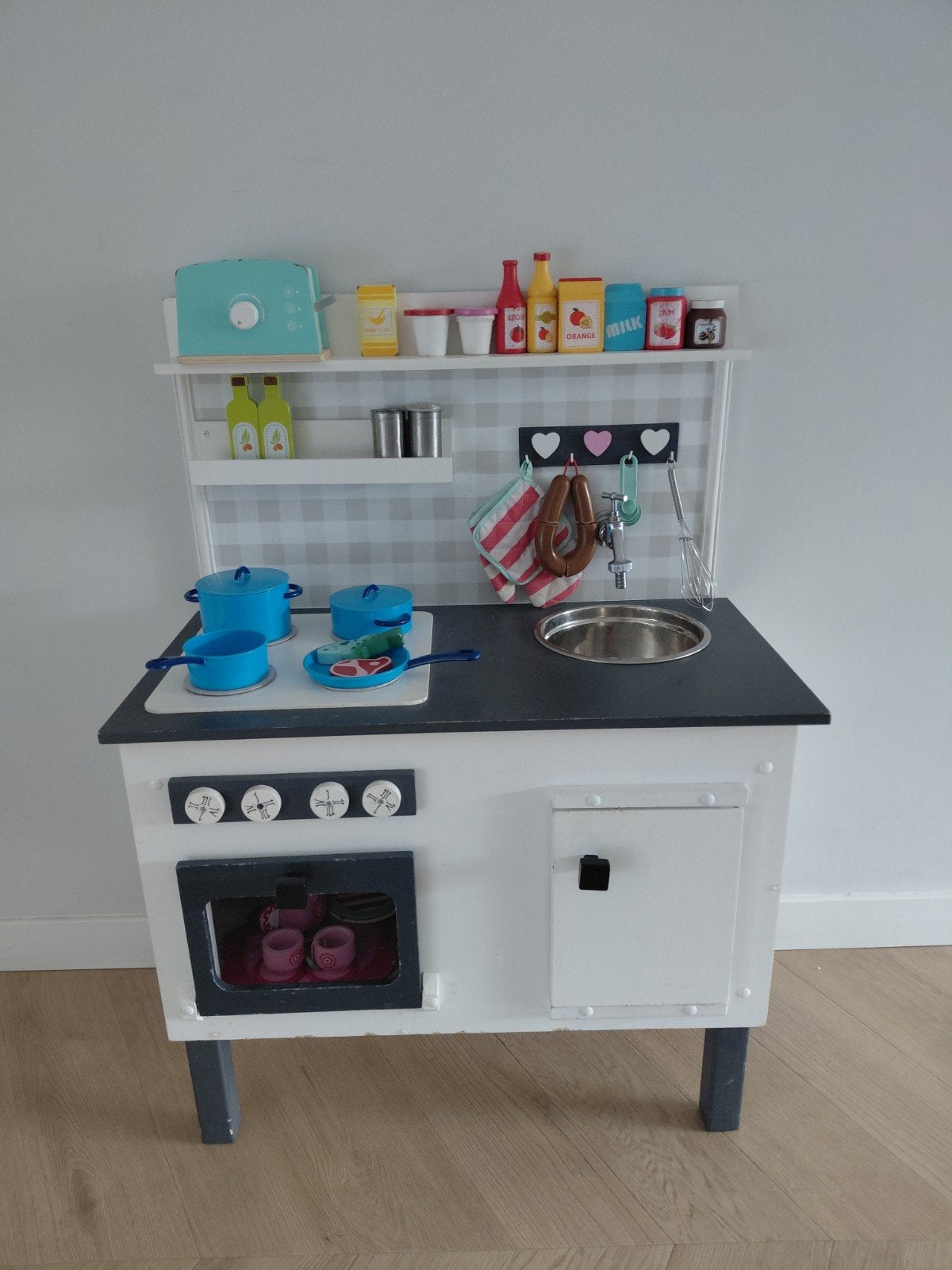 Houten speelgoedkeukentje met inhoud, Kinderen en Baby's, Speelgoed | Speelkeukens, Ophalen, Gebruikt, Hout, Speelkeuken