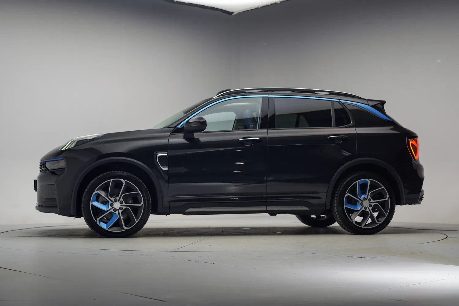Lynk & Co 01 1.5 PHEV MY22 Zwart 6,6kW [ SoH 94,7% | 360ºca, Automaat, Zwart, Bedrijf, Verwarmde buitenspiegels