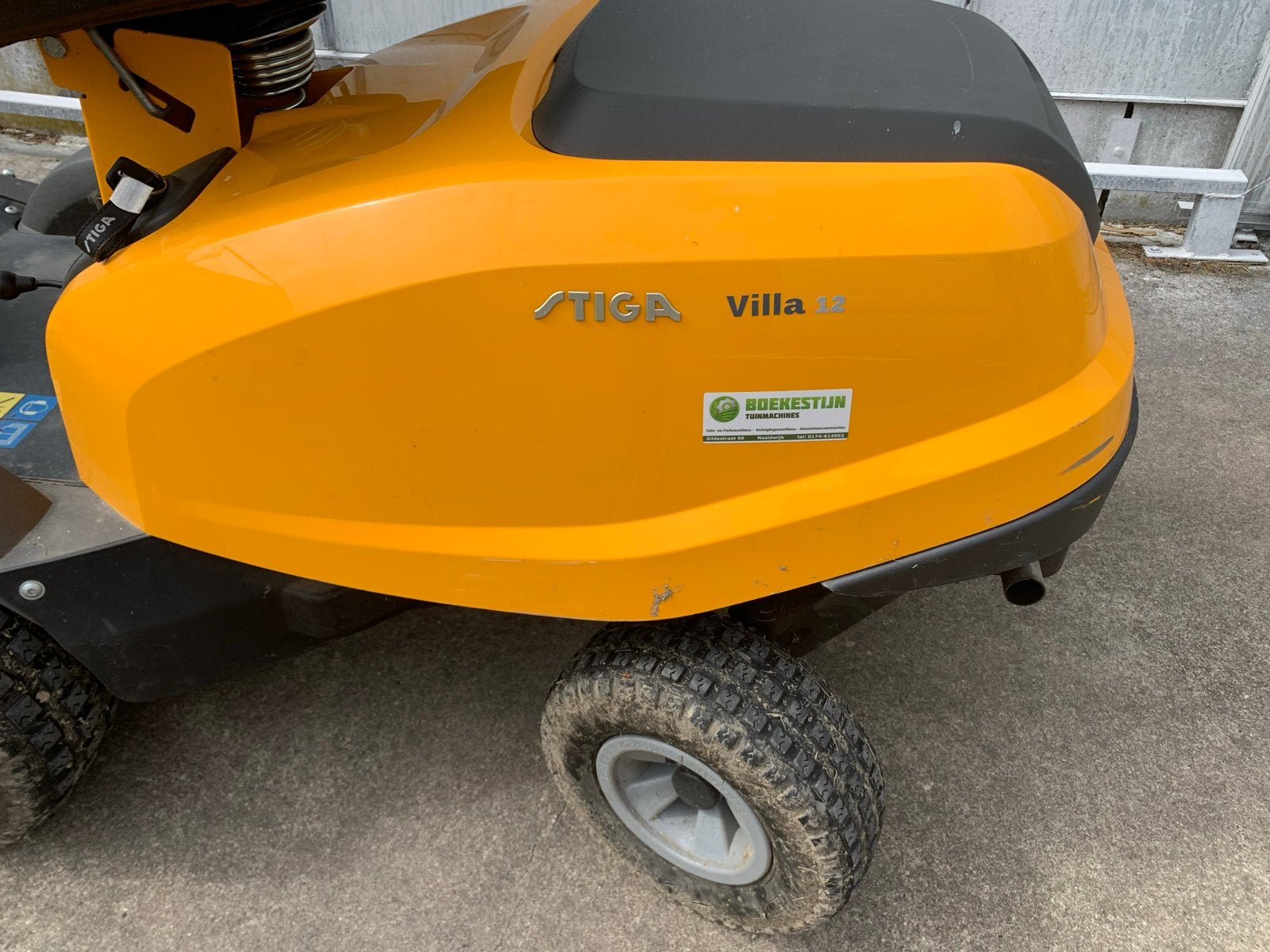 Stiga Villa 12 zitmaaier met 85 cm maaidek, Cirkelmaaier, Gebruikt, Ophalen of Verzenden, Benzine-grasmaaier