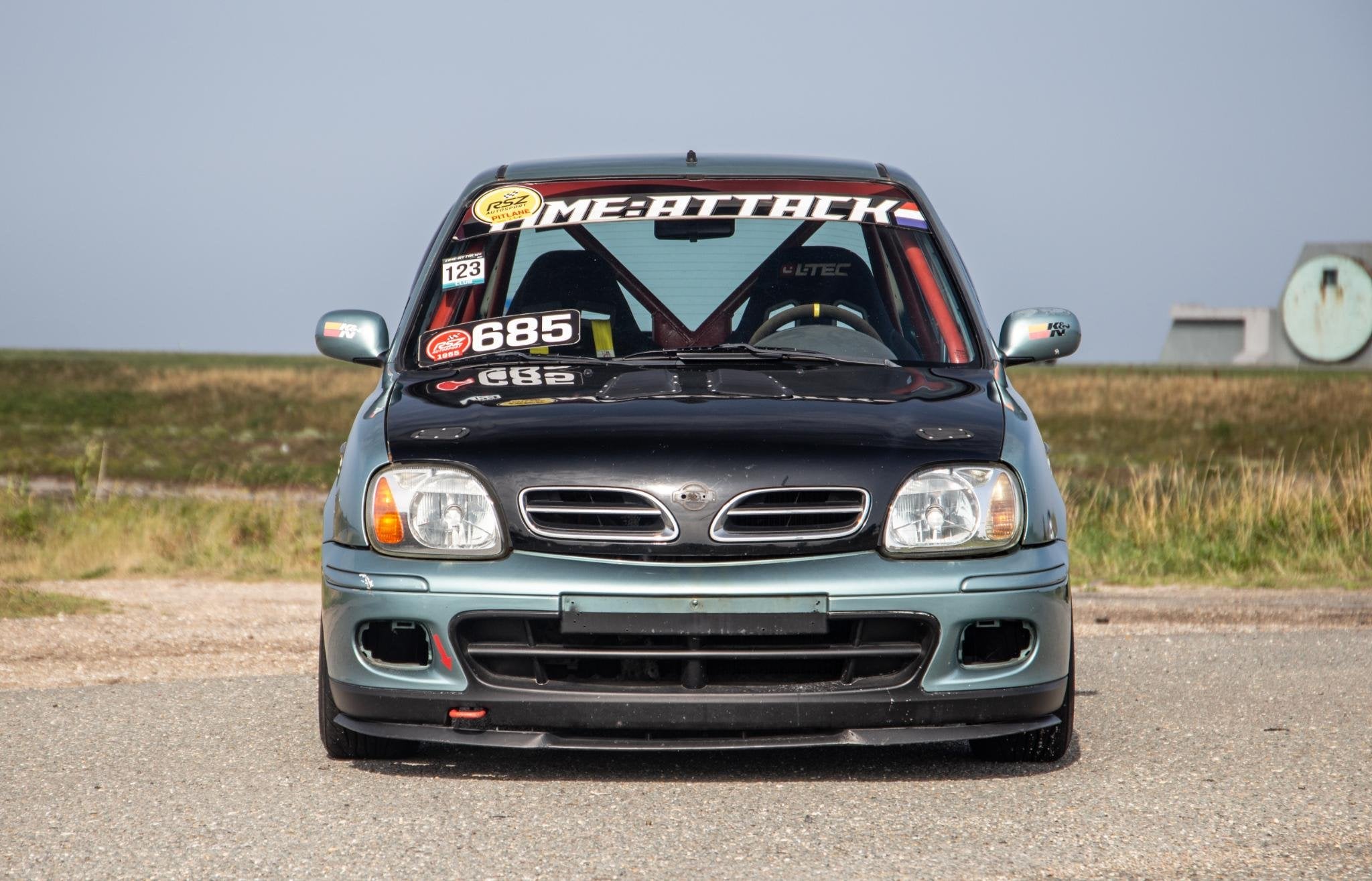Nissan Micra 1.4 Miracle TRACKDAY / CIRCUIT AUTO / CUP AUTO, Auto's, Nissan, Voorwielaandrijving, Stof, Gebruikt, 750 kg