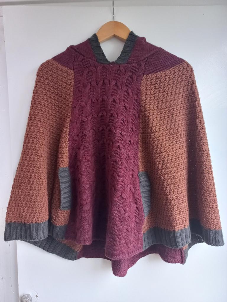 Poncho trui, met handige zakken, tinten paars/ grijs/ bruin, Ophalen, Overige kleuren, Maat 42/44 (L), Zo goed als nieuw
