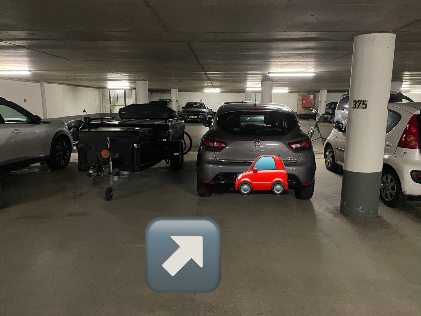 Overdekte parkeerplaats tr huur nachtwachtlaan- adam west, Huizen en Kamers, Garages en Parkeerplaatsen, Amsterdam