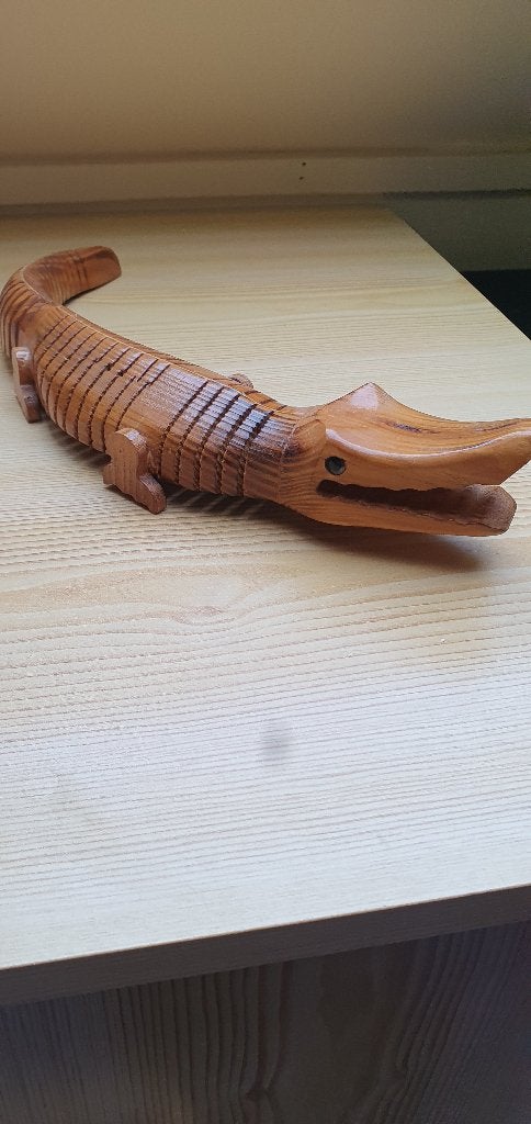 Houten Krokodil Beeldje - Flexibel en Decoratief, Verzamelen, Ophalen of Verzenden, Nieuw, Dier