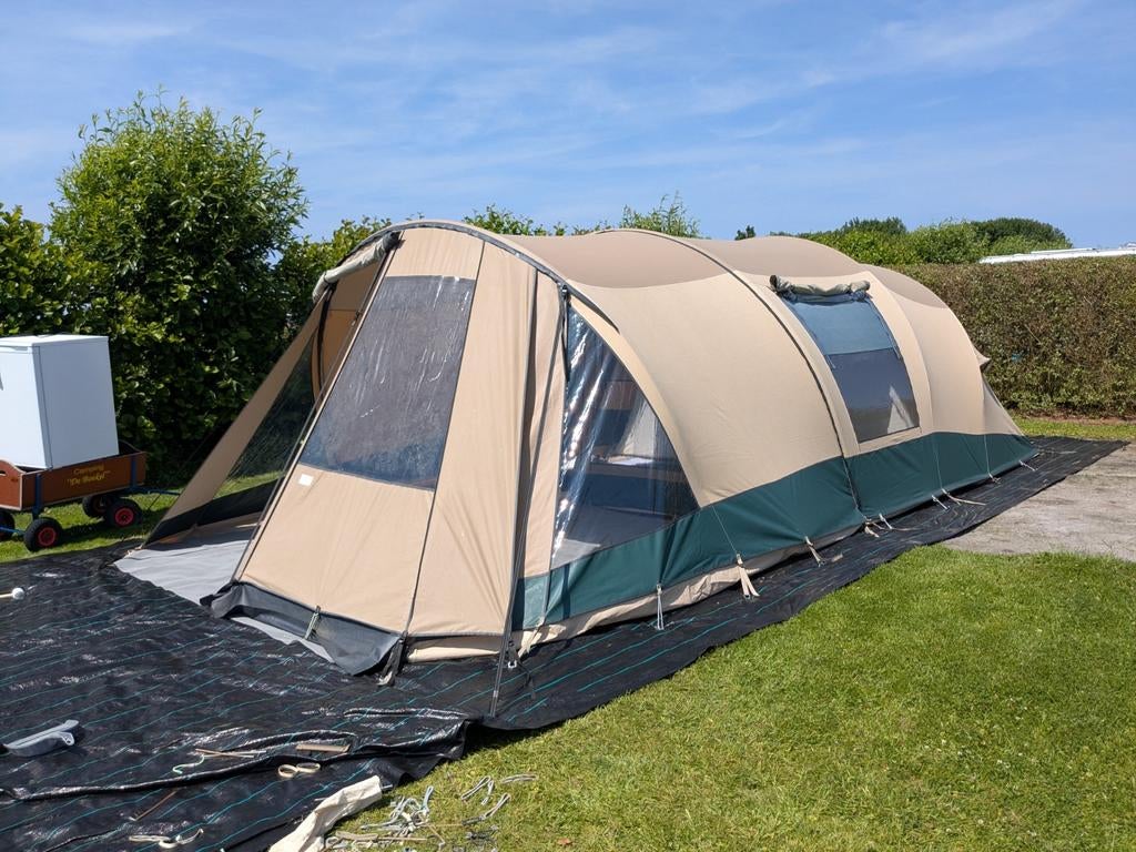 Baco 3500 tunnel tent met afritsbaar grondzeil, Ophalen, Gebruikt, Tot en met 4
