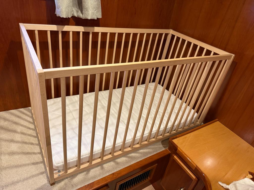 GRATIS: Ikea SNIGLAR ledikant met matras, Kinderen en Baby's, Babywiegjes en Ledikanten, Ophalen, Gebruikt, Ledikant