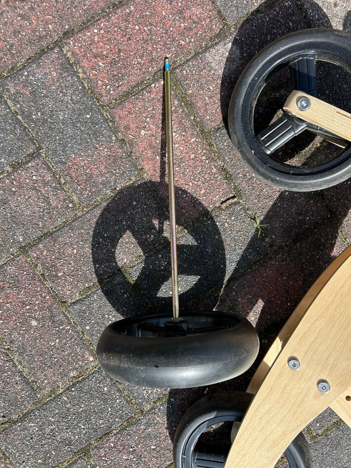 Foto 4 van Houten loopfiets 2-in-1: driewieler en tweewieler