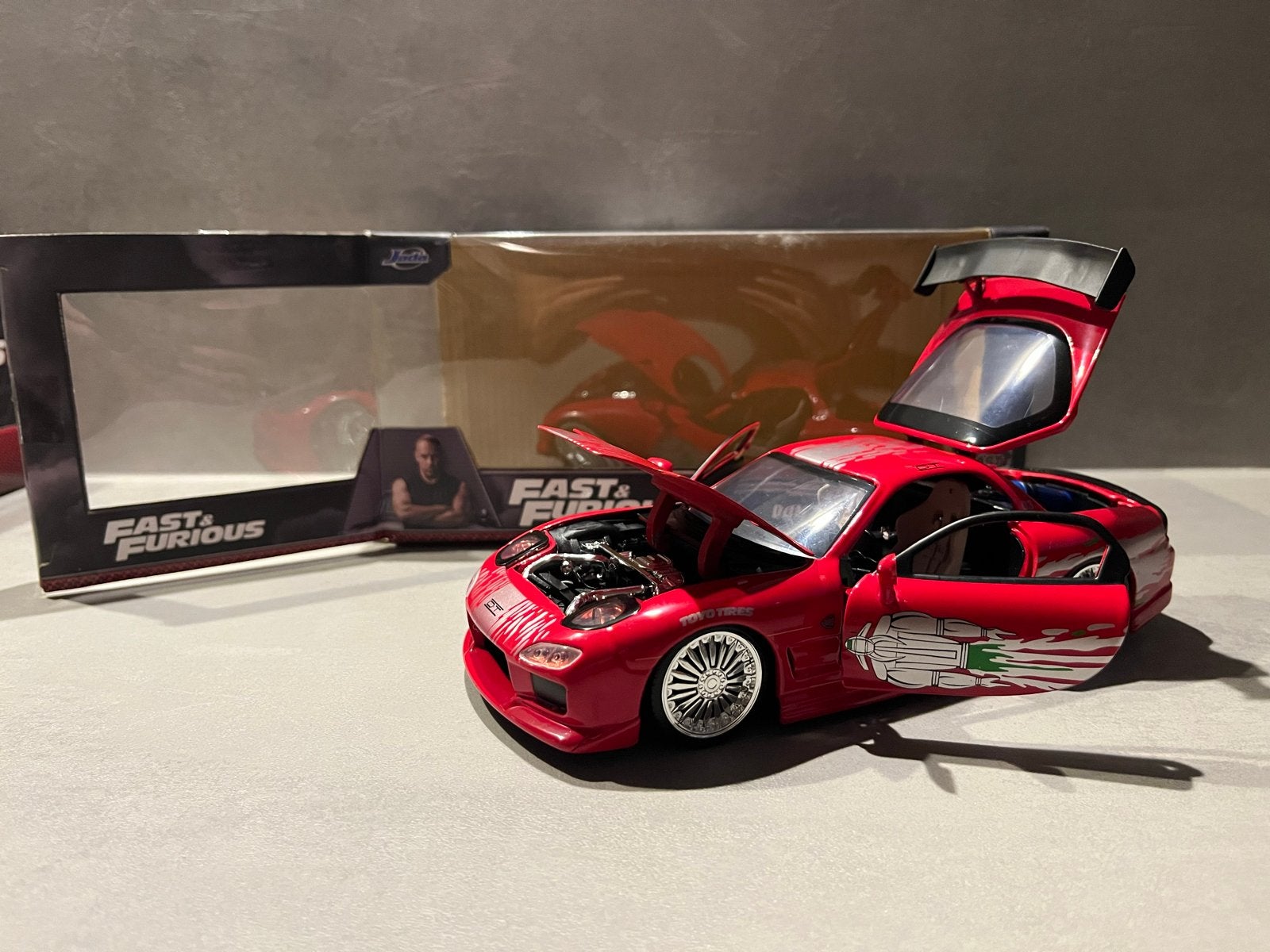 Fast & Furious Dom's Mazda RX-7 Die-Cast Model (1:24), Ophalen of Verzenden, Zo goed als nieuw