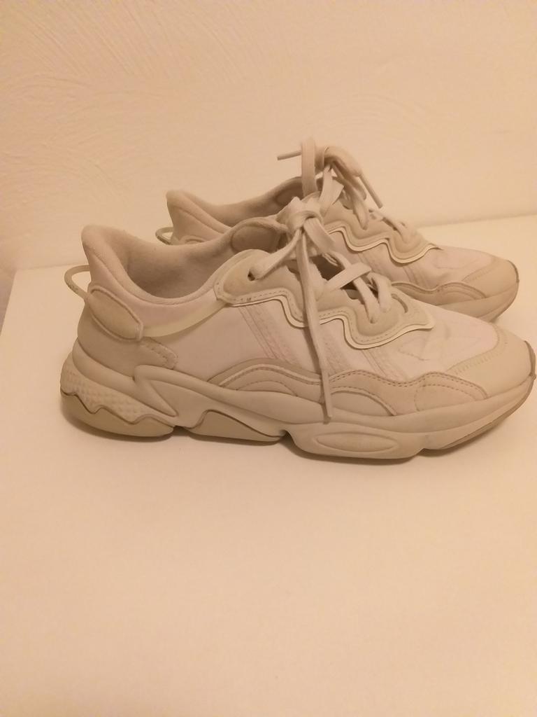 ADIDAS schoenen maat 39 -1/3, Ophalen, Zo goed als nieuw, Sneakers of Gympen